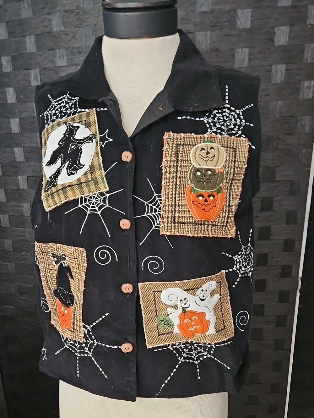 Tantrums Black Halloween Patchwork Vest with Orange & Cream Accents Size Medium - Picture 4 of 11